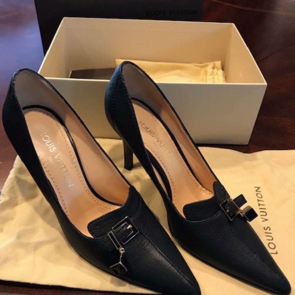 Louis Vuitton Black Leather Pointed Toe Charm Pumps Heels